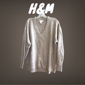 H&M Women's V-Neck Sweater - Light Gray